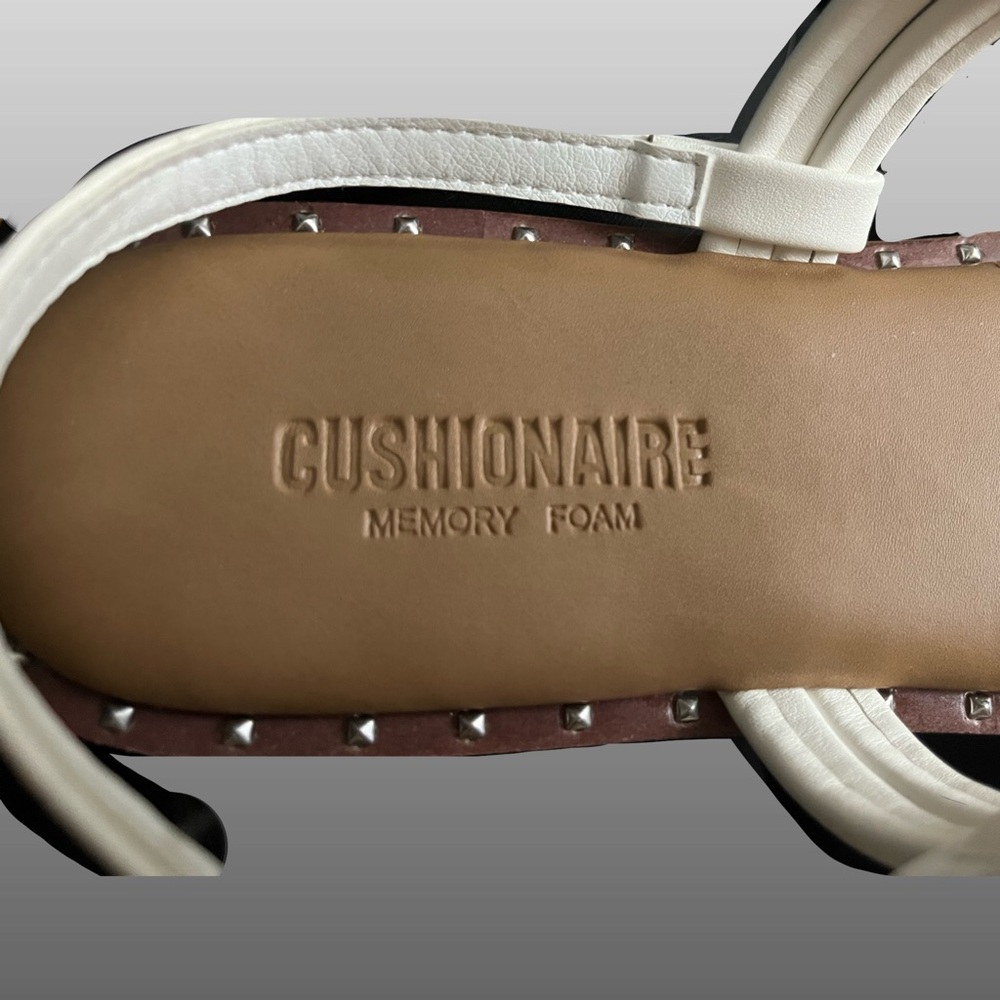 CUSHIONAIRE Sandals - Picture 2 of 4